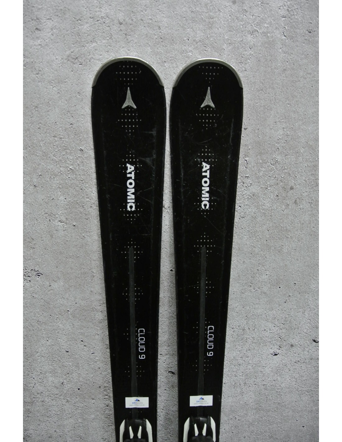 Carving / All Mountain - ATOMIC CLOUD 9 -143cm - LADIES / YOUTH SKIS !